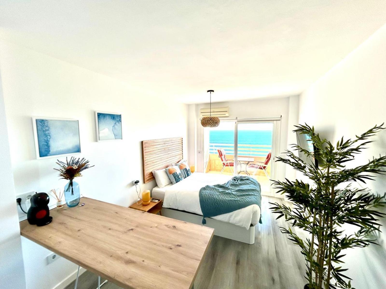 푸엔히롤라 Stella Maris - Amazing Frontal Sea Views With Pool & Terrace By 10Tosea 아파트 외부 사진