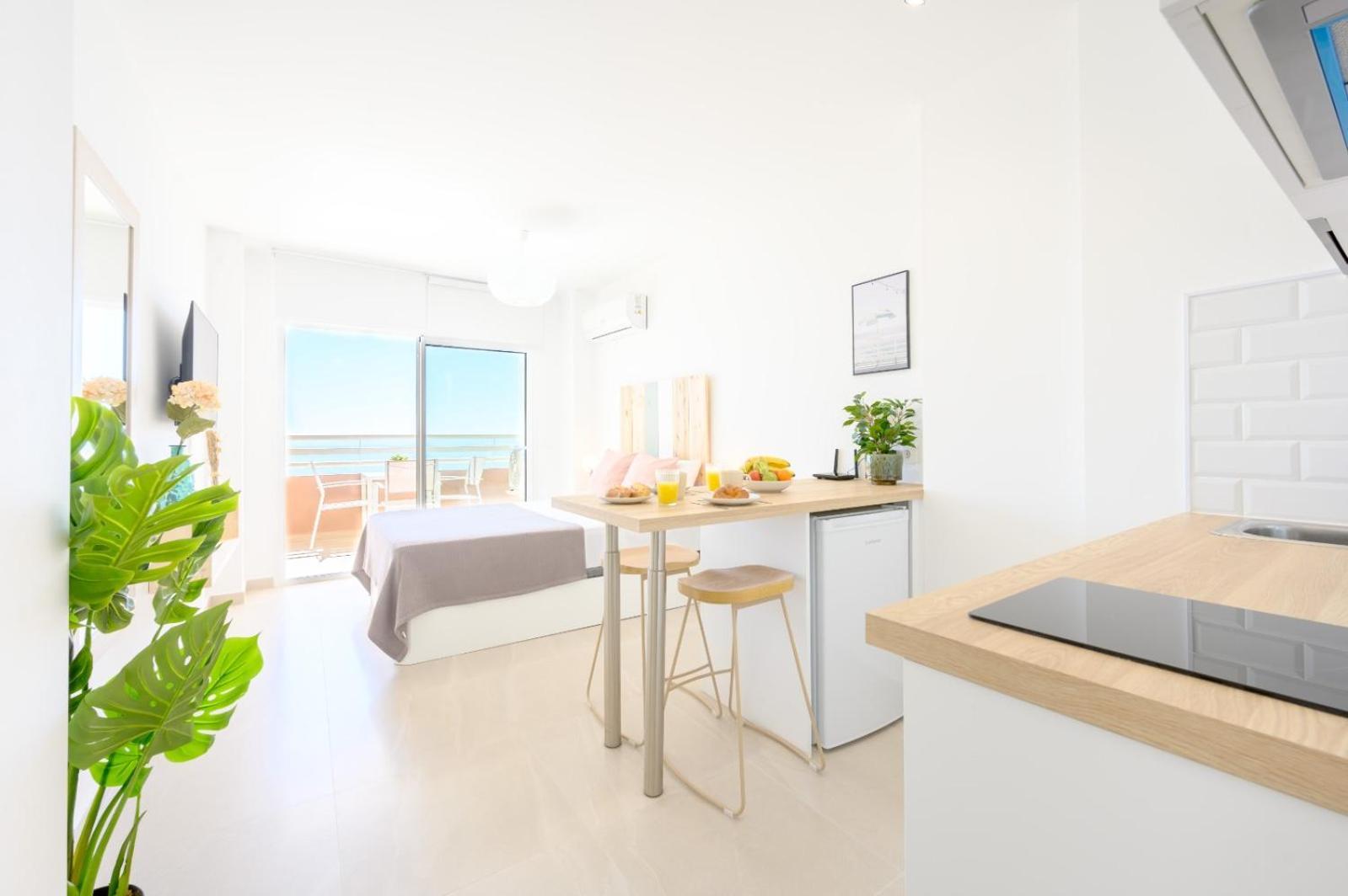 푸엔히롤라 Stella Maris - Amazing Frontal Sea Views With Pool & Terrace By 10Tosea 아파트 외부 사진