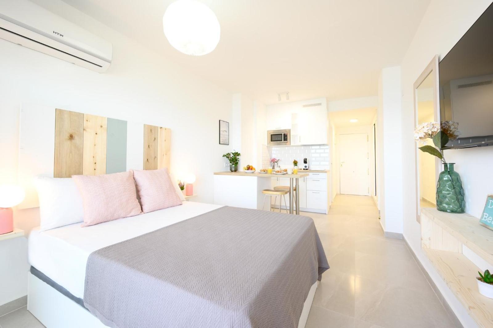 푸엔히롤라 Stella Maris - Amazing Frontal Sea Views With Pool & Terrace By 10Tosea 아파트 외부 사진