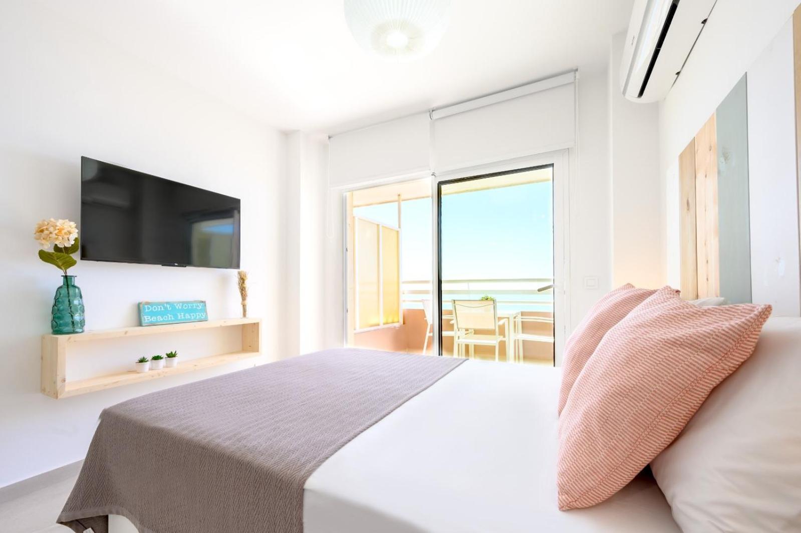 푸엔히롤라 Stella Maris - Amazing Frontal Sea Views With Pool & Terrace By 10Tosea 아파트 외부 사진